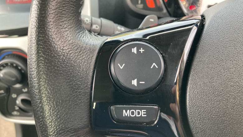 Toyota Aygo 1.0 VVT-i X-Play 5dr x-shift Petrol Hatchback